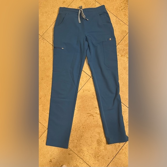 Figs scrubs - Picture 3 of 3